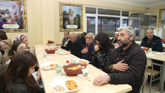 Başkan Hürriyet, Hızır Orucu’nda canlarla buluştu